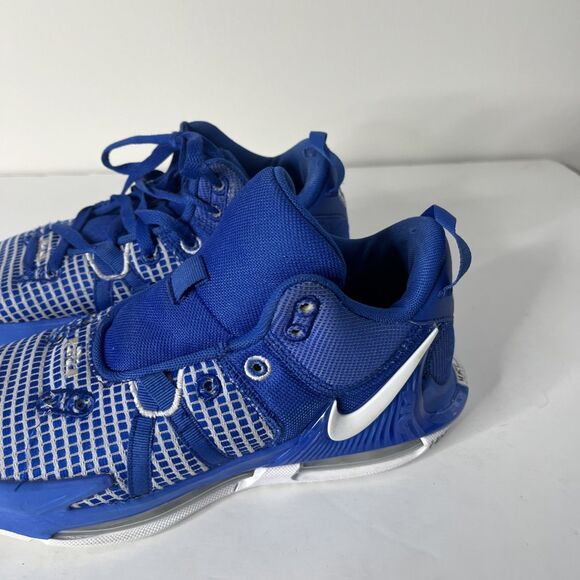 Nike Blue White Lebron Witness 7 Sneakers | Excellent Condition Size 7.5 main image 7